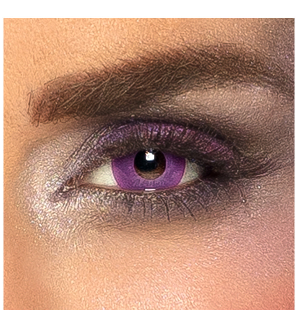 Kontaktní čočky ve fialové barvě