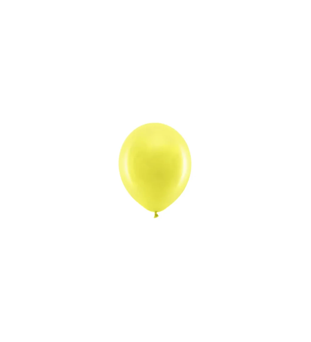 Žluté latexové balónky
