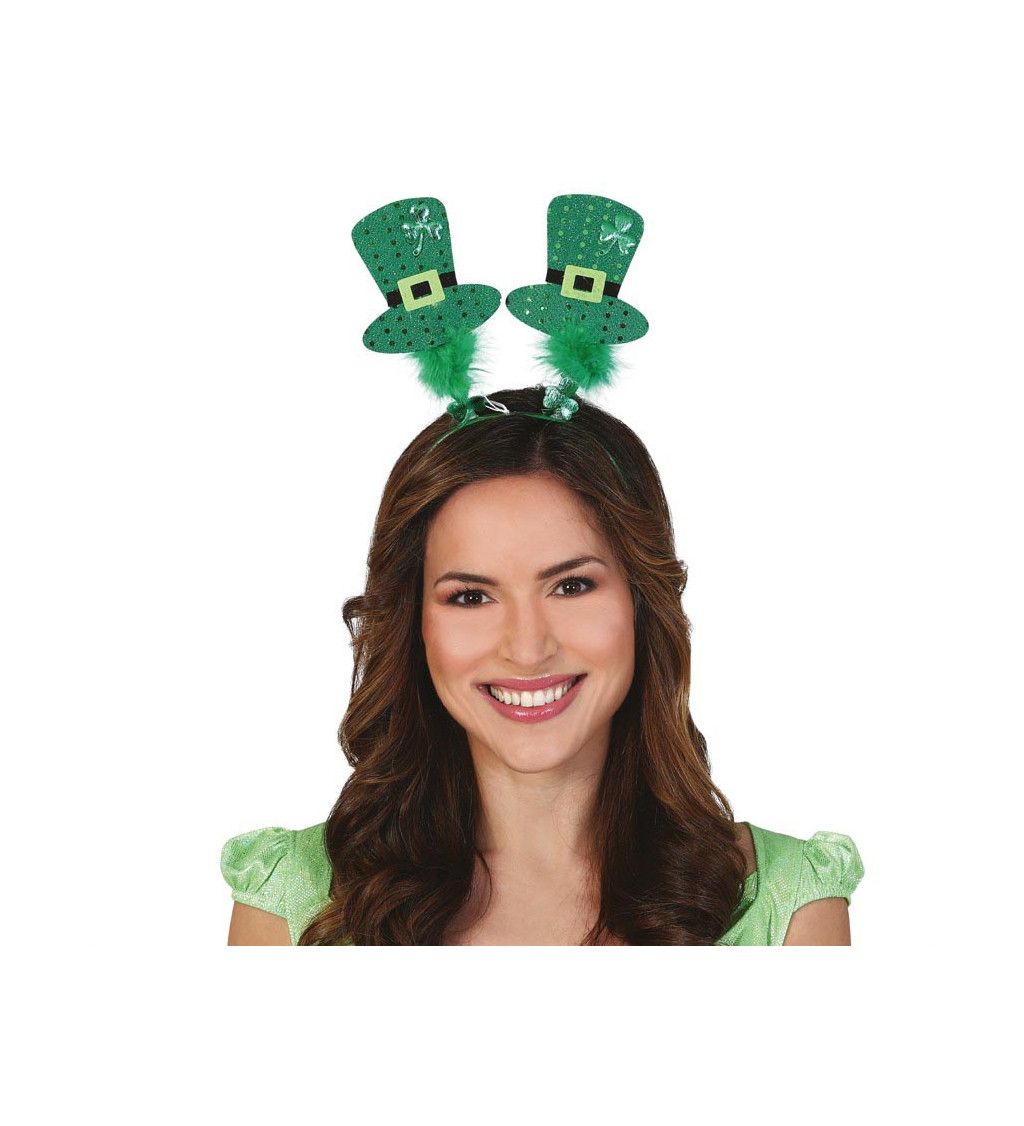 Čelenka se zelenými cylindry