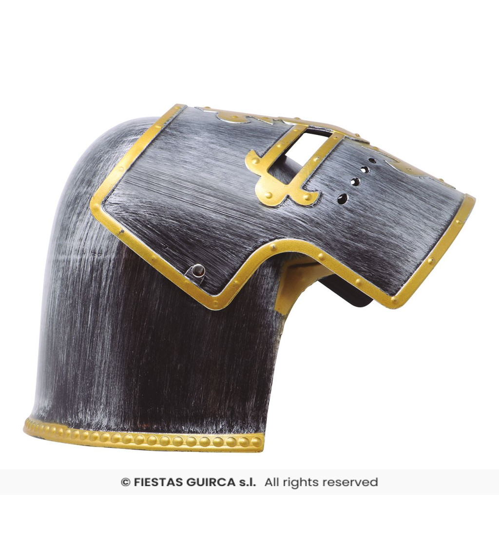 Středověká rytířská přilba