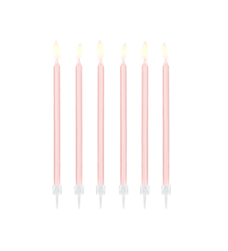 Svíčky ve světle růžové barvě