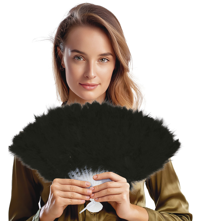 Elegantní vějíř z černého peří